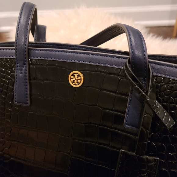 Tory Burch embossed Walker Satchel - Picture 5 of 9